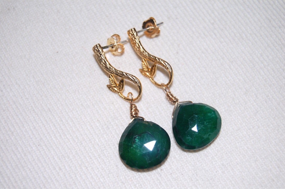 Emerald Dangle Earrings on Luulla